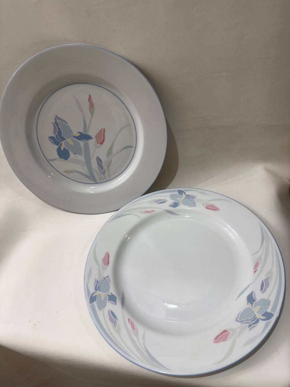 Excel White Ceramic Dinner 11 Plates with Blue and Pink Floral Design Set of 2